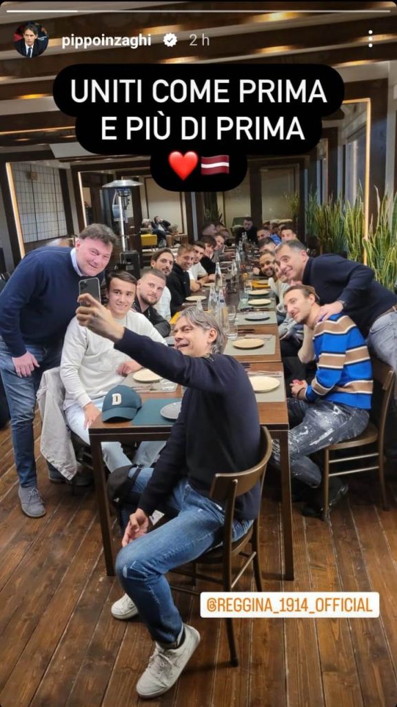Reggina selfie Inzaghi cena di gruppo