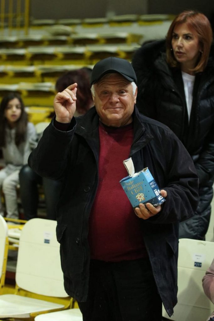 Tifoso Pallacanestro Viola sale