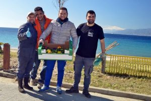 Volontari pulizia spiaggia Gallico Marina