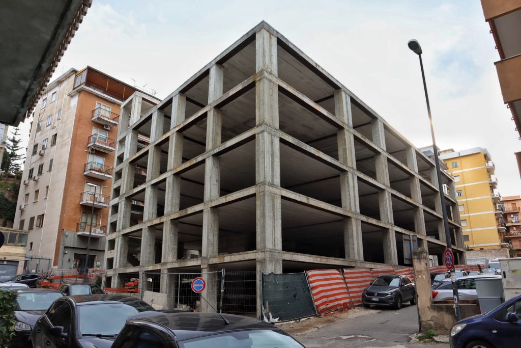 parcheggio via rausei