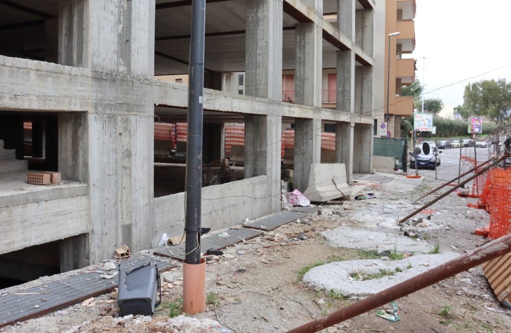 parcheggio via rausei