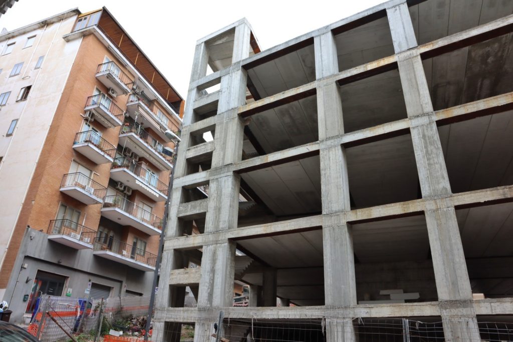 parcheggio via rausei