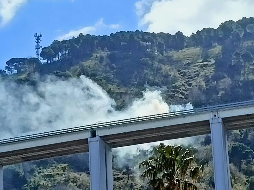 Incendio tir autostrada