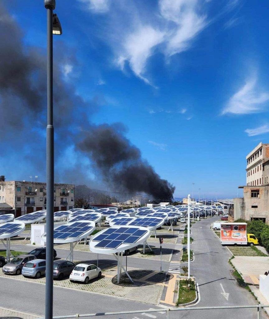 Incendio Porto di Reggio Calabria