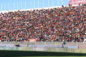 Reggina-Cagliari Gradinata tifosi Granillo piena