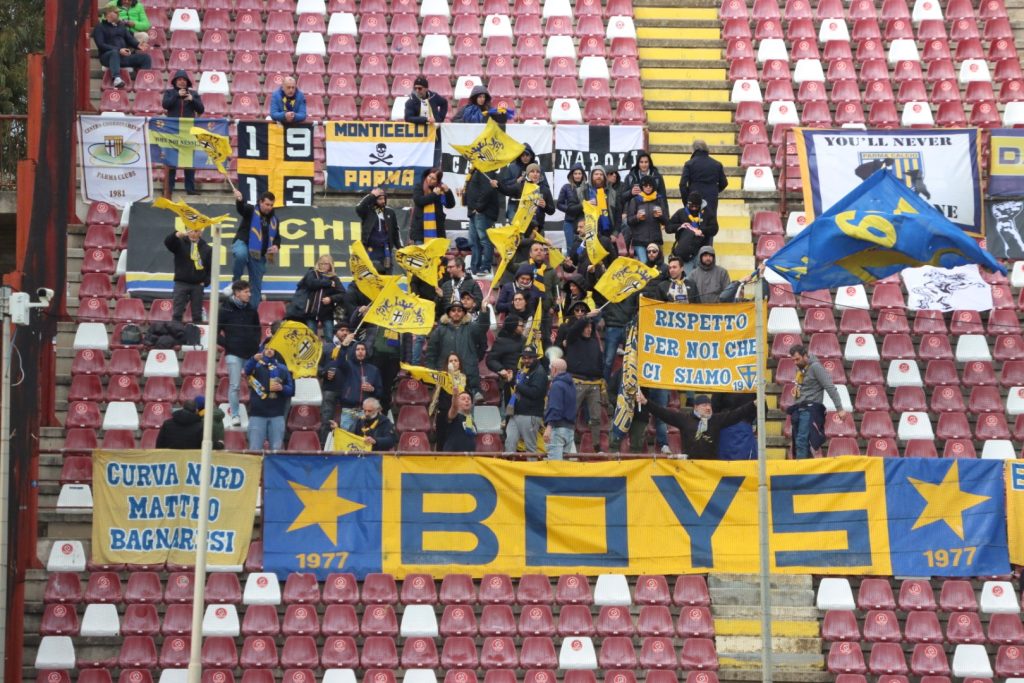 Reggina-Parma tifosi settore ospiti Granillo