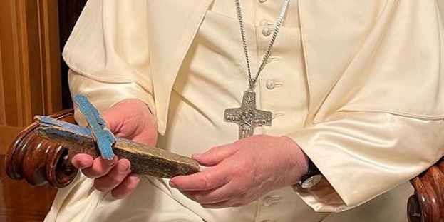 croce cutro papa francesco