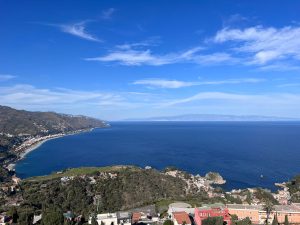 panorama taormina sicilia messina calabria stretto