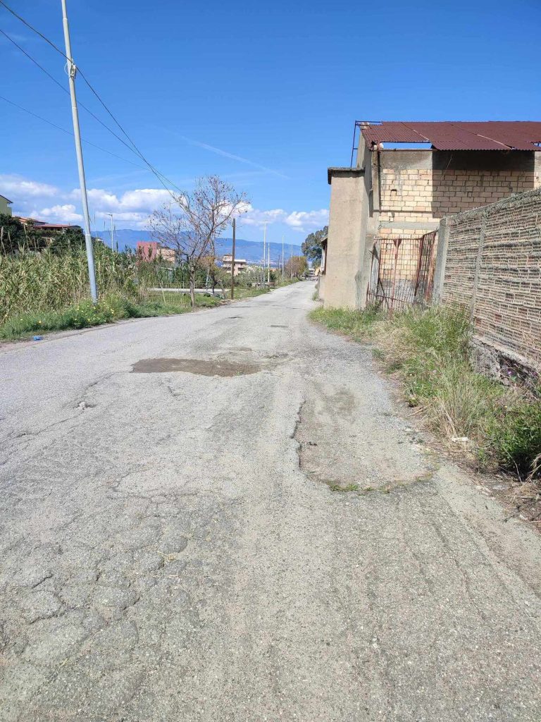 Buche via Bovetto a Reggio Calabria