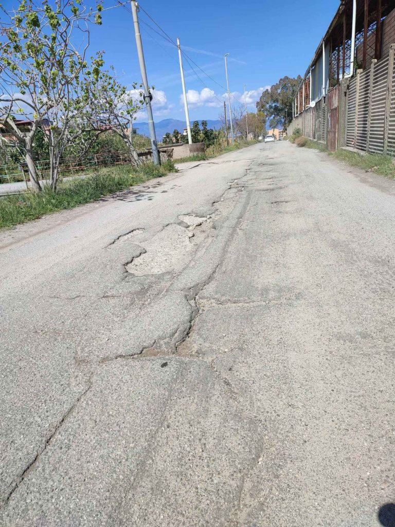 Buche via Bovetto a Reggio Calabria