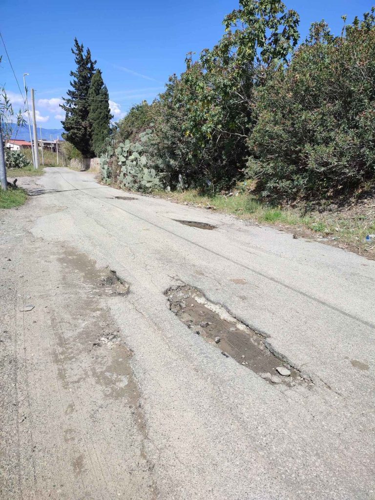 Buche via Bovetto a Reggio Calabria