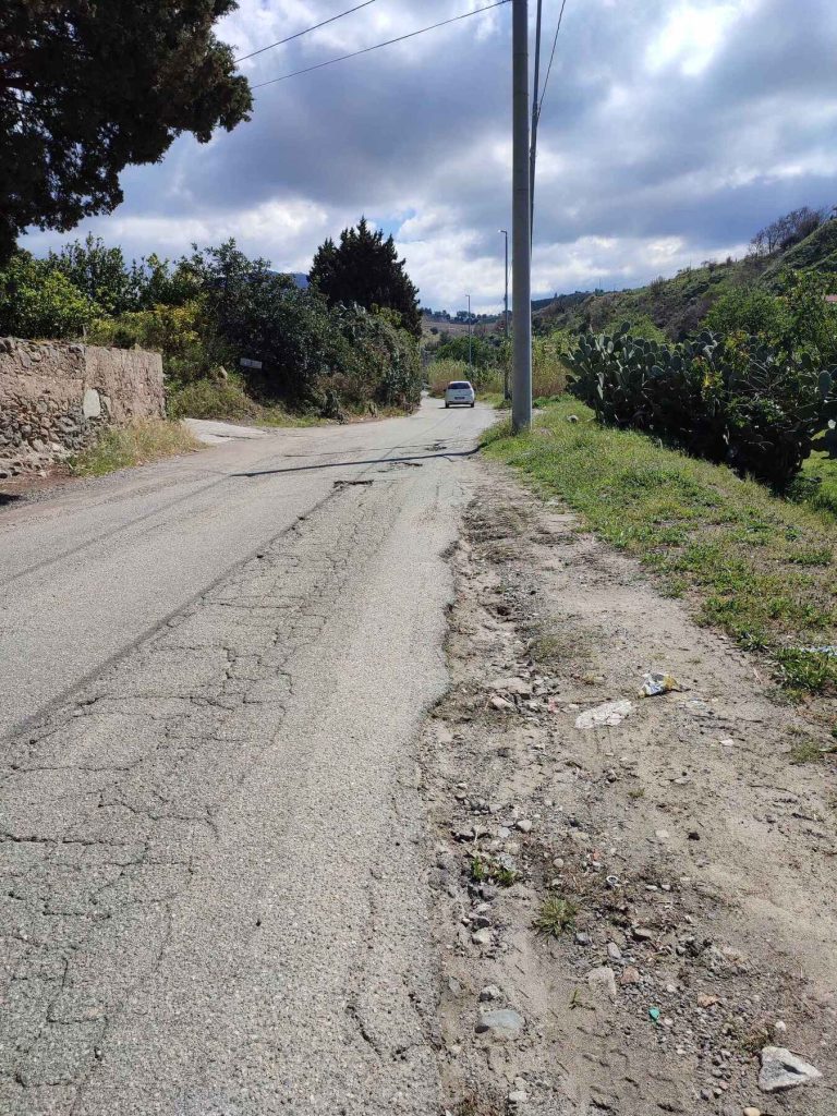 Buche via Bovetto a Reggio Calabria