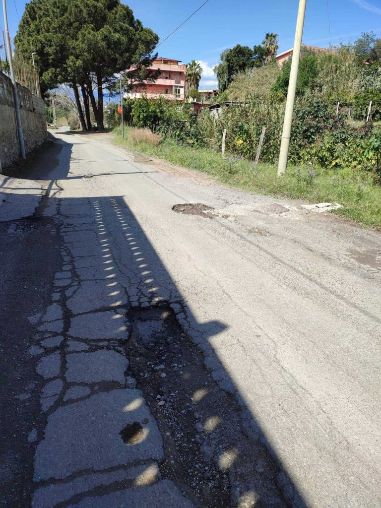 Buche via Bovetto a Reggio Calabria