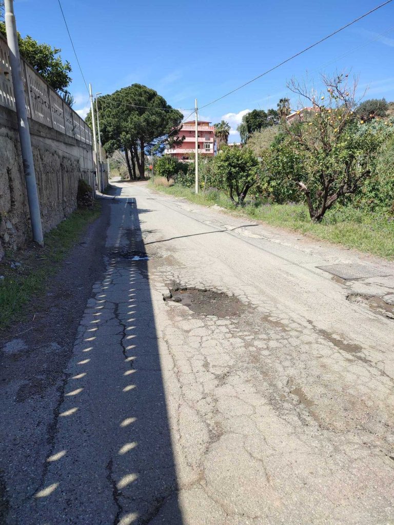 Buche via Bovetto a Reggio Calabria