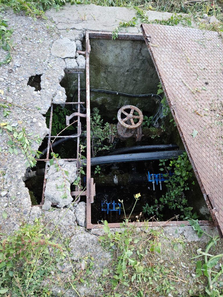 Condotta idrica disastrata contrada Lagani Croce Valanidi Reggio Calabria