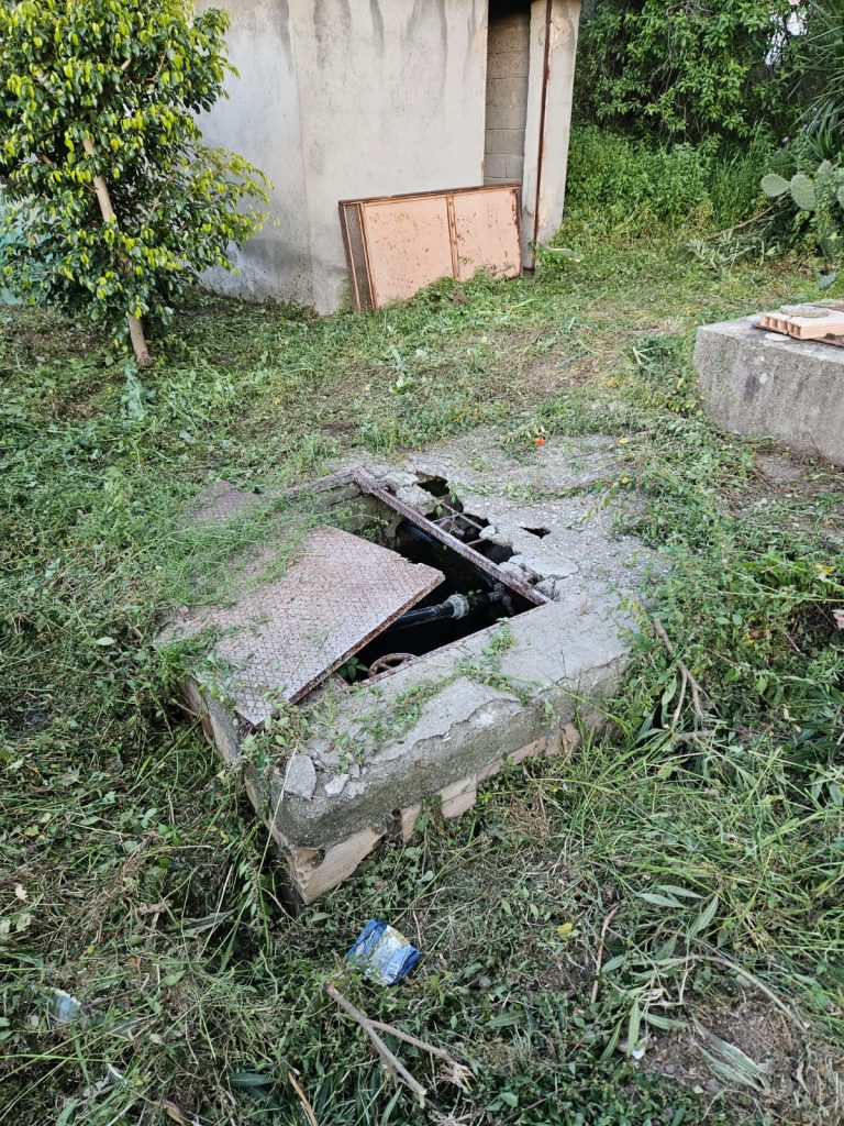 Condotta idrica disastrata contrada Lagani Croce Valanidi Reggio Calabria