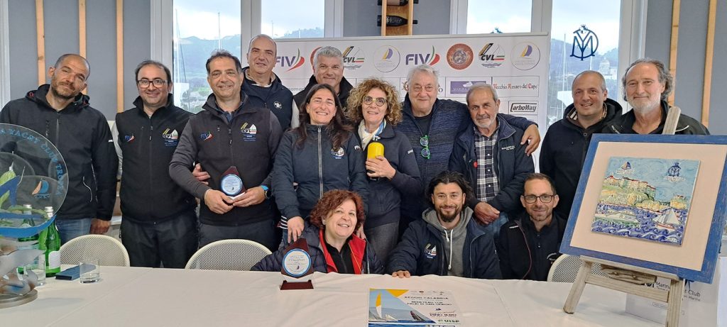 Cristina Leporini e gli equipaggi del Centro Velico Lampetia