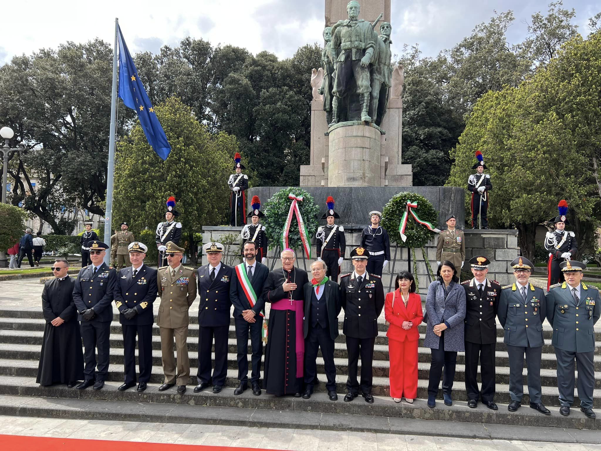 Messina festeggia il 25 Aprile a piazza Unione Europea | FOTO