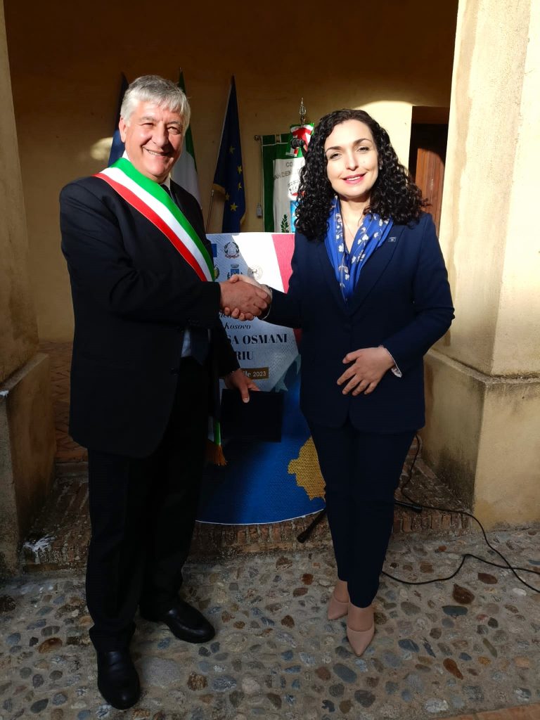 Il Commissario Ernesto Madeo e il Presidente Osmani