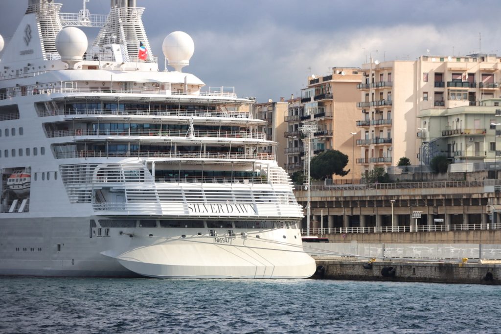 Nave crociera reggio calabria