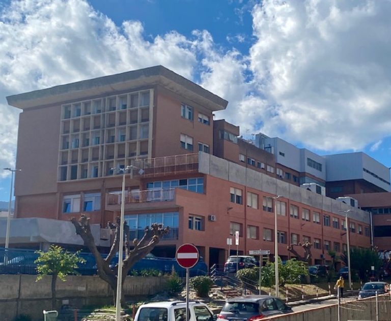 Messina, scoperto clamoroso giro di corruzione al Policlinico: arrestato l’ex primario