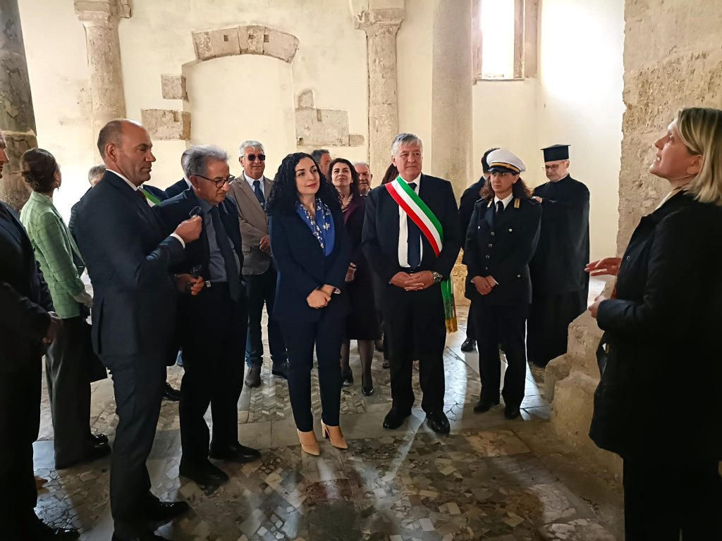 Il Commissario Ernesto Madeo e il Presidente Osmani