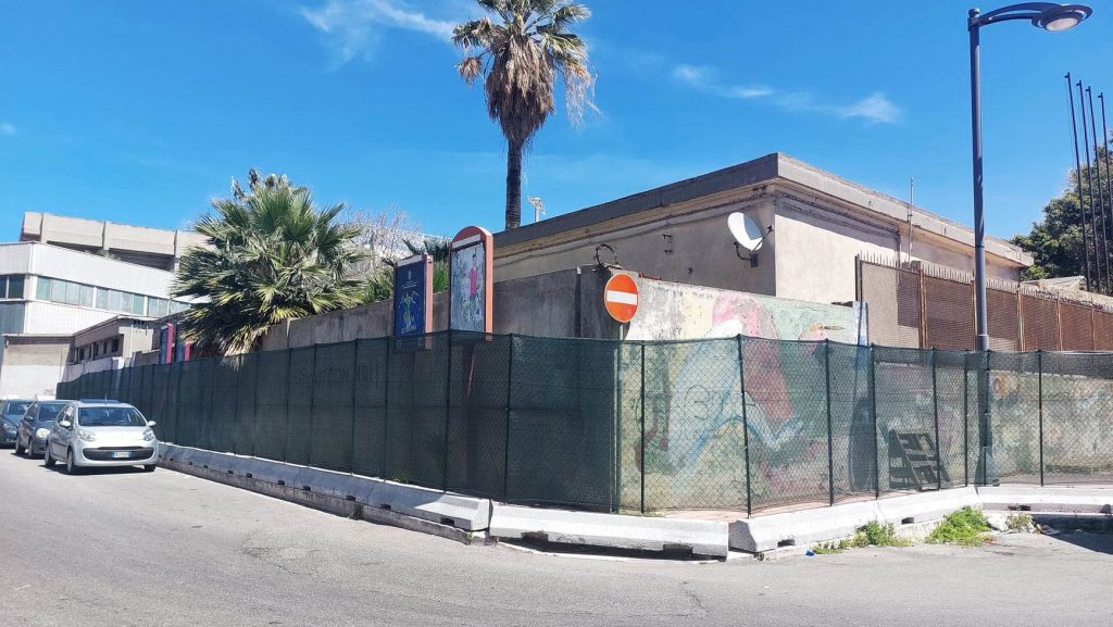 Recintata area Piazza della Pace Reggio Calabria per lavori Piscina Comunale