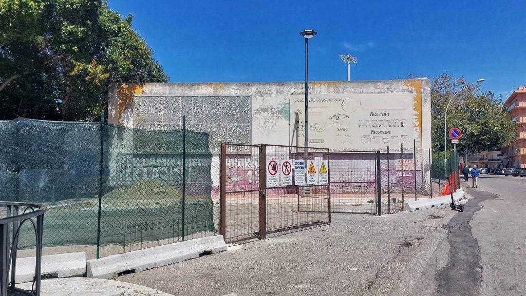 Recintata area Piazza della Pace Reggio Calabria per lavori Piscina Comunale