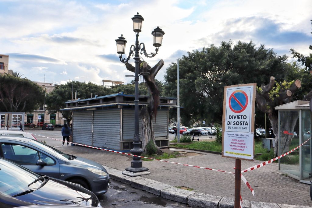 Recinzione lavori scavi Piazza Garibaldi Reggio Calabria