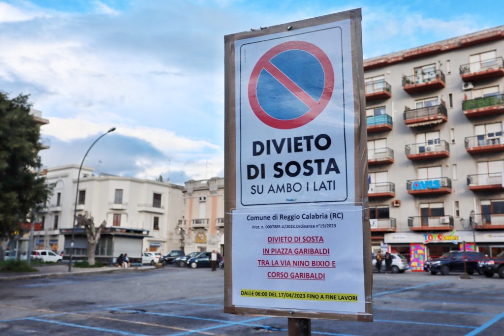 Recinzione lavori scavi Piazza Garibaldi Reggio Calabria