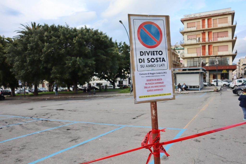 Recinzione lavori scavi Piazza Garibaldi Reggio Calabria