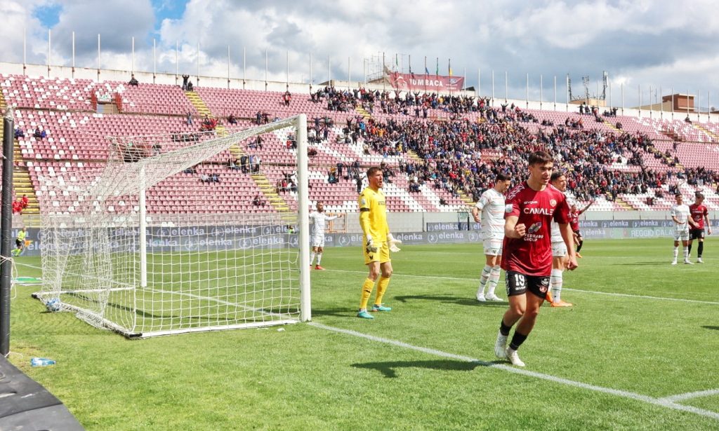 Reggina-Venezia esultanza Strelec autorete Ceppitelli