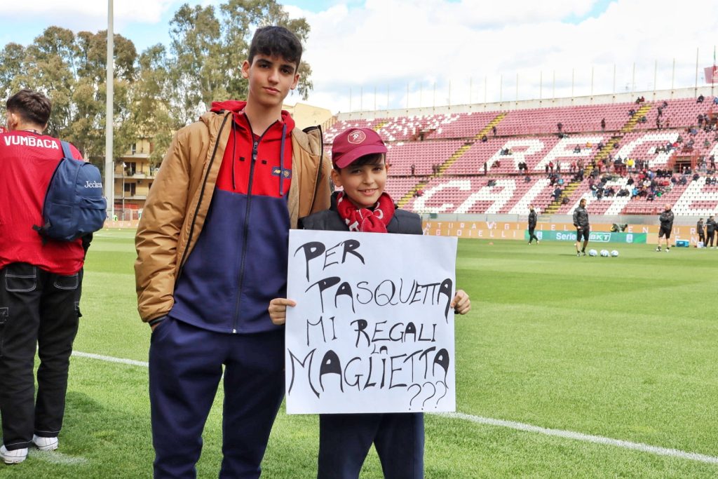 Reggina-Venezia tifosi a bordo campo