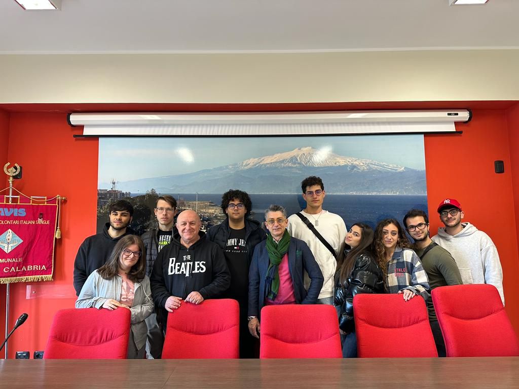 Studenti Liceo Artistico Preti-Frangipane visita AVIS