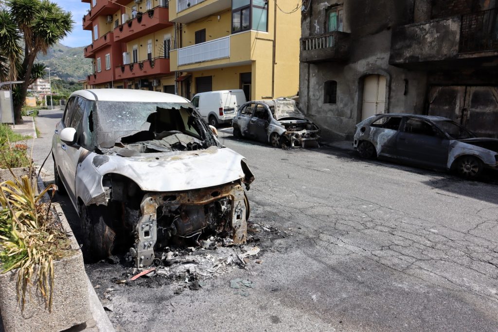 auto bruciate mosorrofa