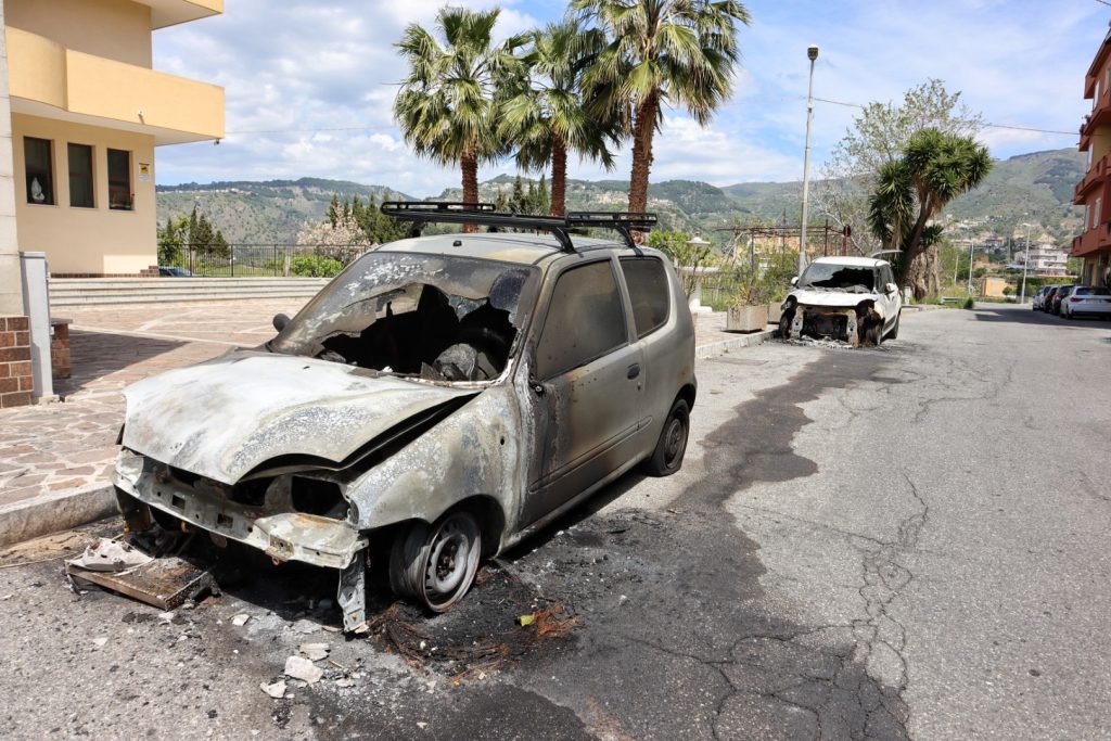 auto bruciate mosorrofa