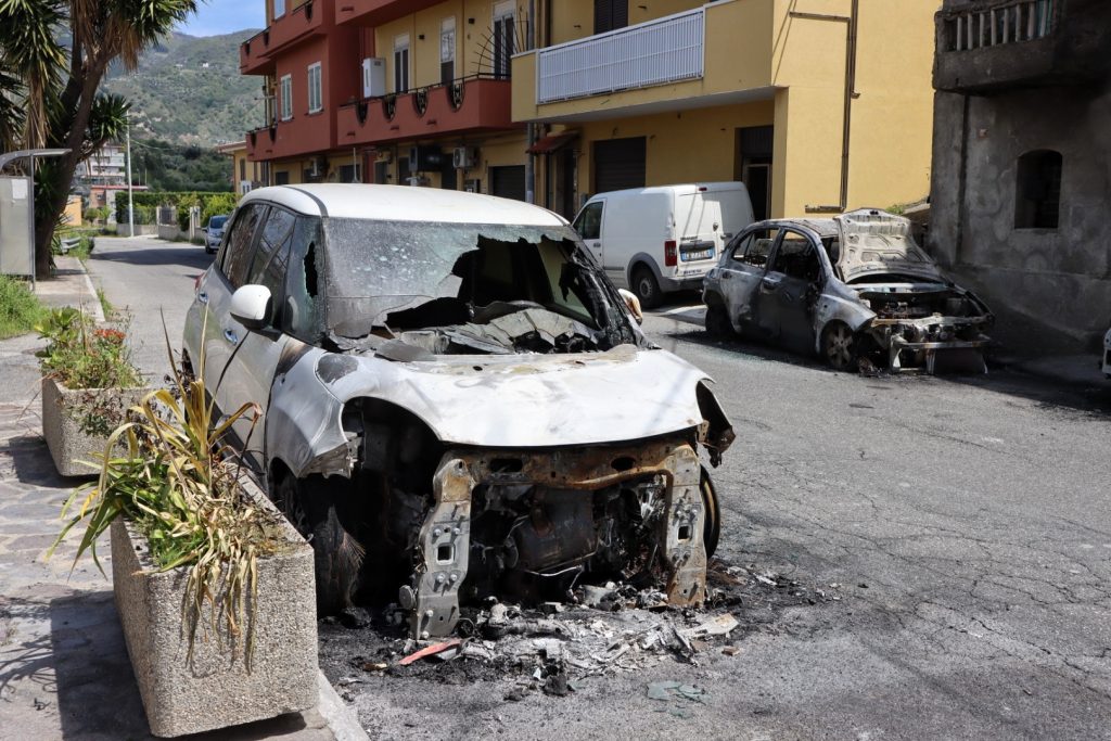 auto bruciate mosorrofa