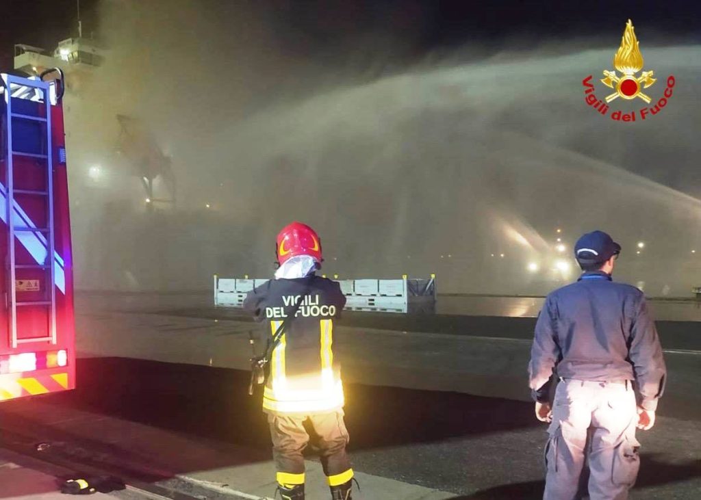 incendio nave portacontainer