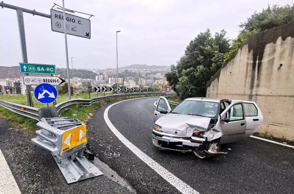 incidente svincolo reggio centro (1)