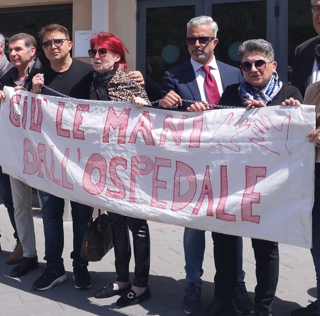 manifestazione-ospedale-taormina