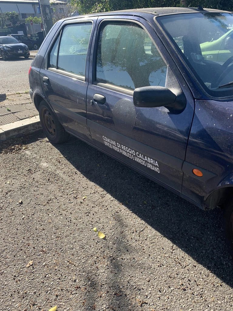 auto abbandonata cedir