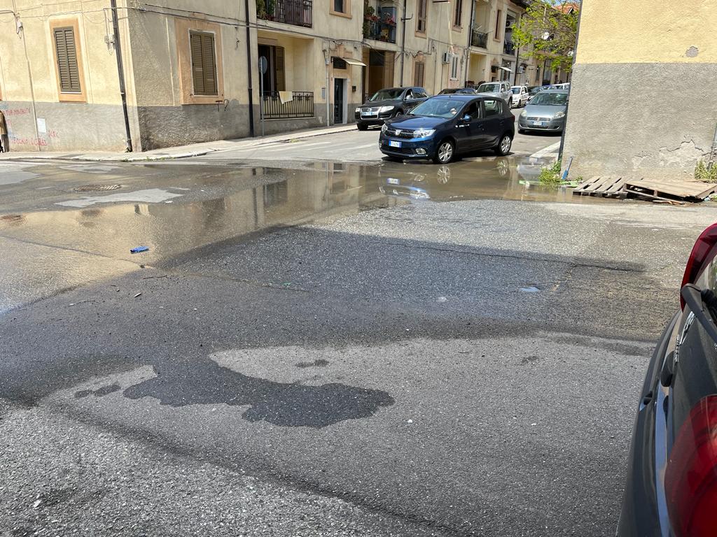 perdita acqua scuola santa caterina