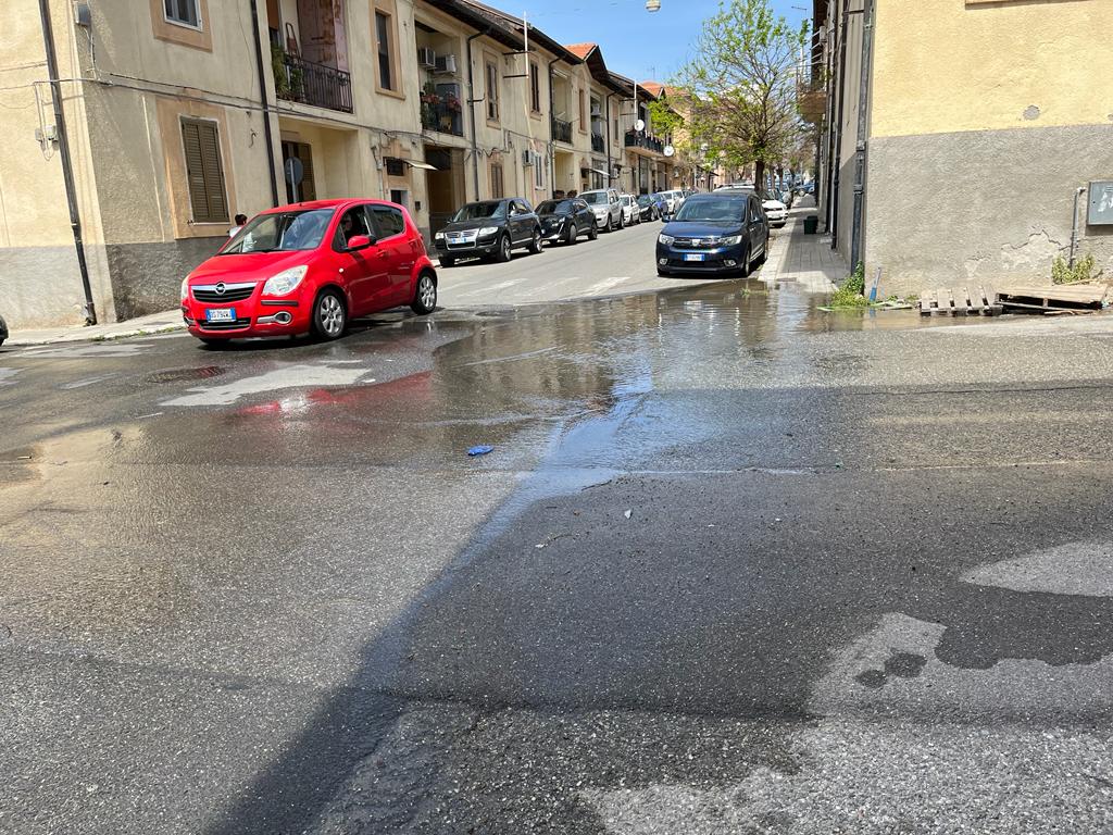 perdita acqua scuola santa caterina