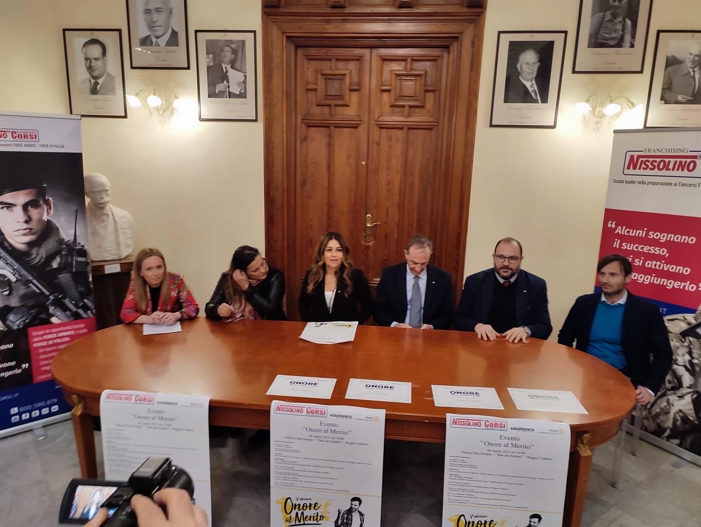 presentazione onore merito