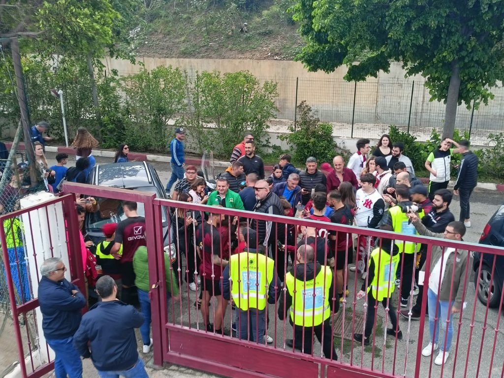 Selfie e autografi calciatori Reggina ai tifosi al Sant'Agata