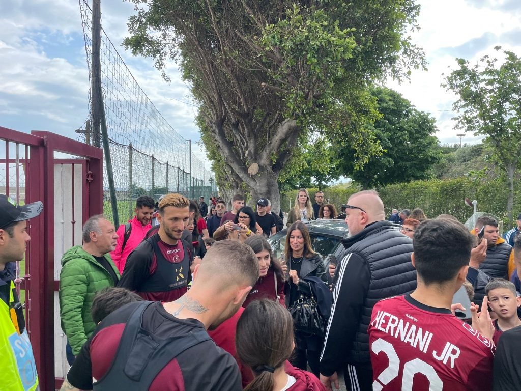 Selfie e autografi calciatori Reggina ai tifosi al Sant'Agata