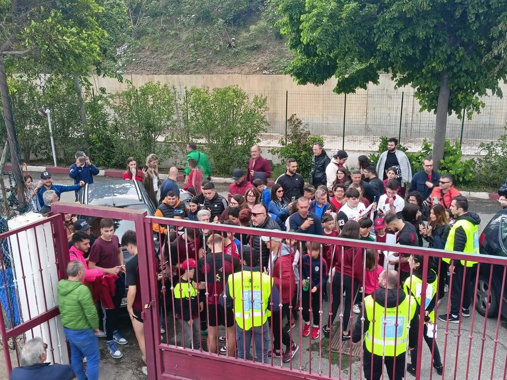 Selfie e autografi calciatori Reggina ai tifosi al Sant'Agata