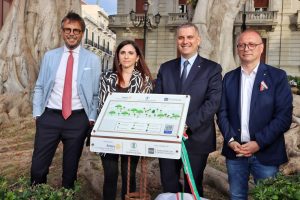 Inaugurazione targhe alberi lungomare falcomatà