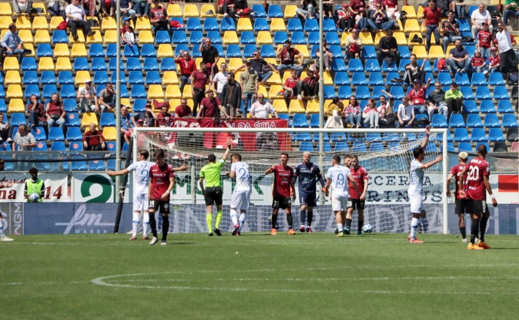 Reggina-Como gol ospite annullato