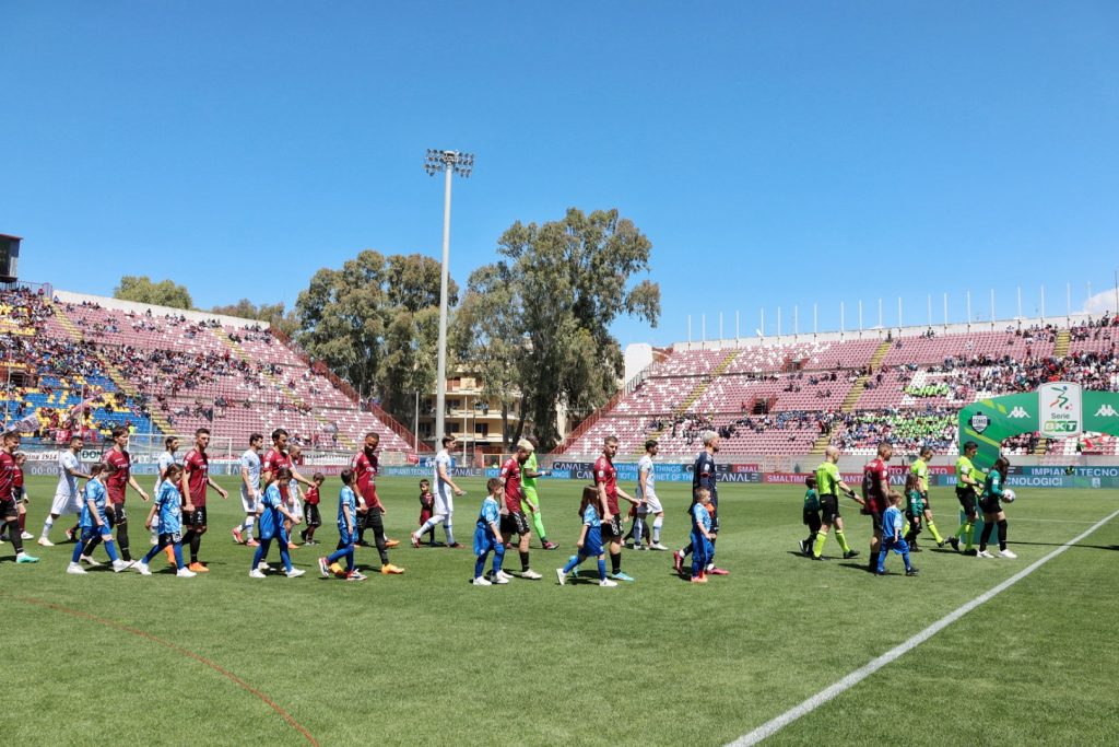Reggina-Como ingresso in campo